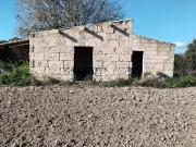 FINCA RÚSTICA CON CASETA Y AGUA