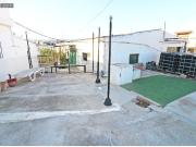 FINCA RÚSTICA CON VIVIENDA Y NAVE EN MAQUEDA