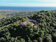 Finca señorial en Alella con amplia parcela y opción de...