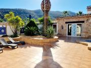 Finca Única con Vistas Panorámicas: Tres Viviendas...