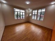 Find Your Peace: Serene, Spacious 5 Bedroom Single...