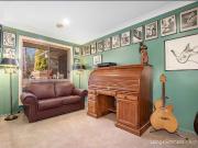 First Class, South Armidale Family Living!