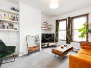 first floor 2 bedroom property with access to shared garden