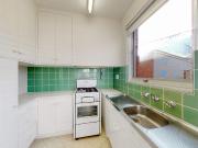 First floor Apartment In the Heart of Hawthorn