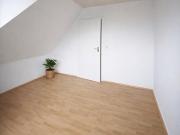 Frisch renovierte 3 Zimmer Dachgeschosswohnung in Mülheim