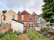 Fishponds Road, 6 Bedroom Terraced