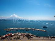 Fittasi appartamento a Napoli, Santa Lucia