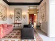 Fittasi appartamento a Napoli, Chiaia