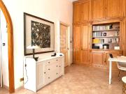 Fittasi bilocale a Napoli, Chiaia