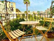 Fittasi monolocale a Napoli, Tribunali