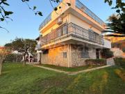 Fittasi villa singola a Pozzuoli