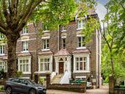 Fitzjohns Avenue, London NW3, 2 bed flat to rent, £3,500...