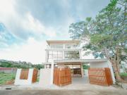 Five Bedroom 5BR House and Lot For Sale in Eastland...