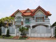 FIVE BEDROOM HOUSE FOR SALE IN ANGELES NEAR HOLY ANGEL