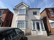 FIVE DOUBLE BEDROOMS, WINTON P07813
