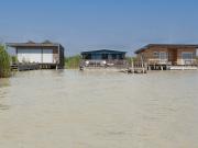 Flachdach Seehütte in Toplage am offenen See