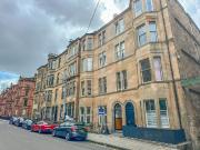 Flat 0/1, 10 Kersland Street, Glasgow G12, 6 bed flat to...