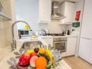 flat 1, 19 21 Basing St London W11 1EW