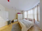 Flat 1, 7 Alpha Terrace, NG1 4EP 4 bed ground floor flat...