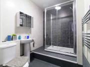 15 HYDE PARK TERRACE Leeds LS6 1BJ