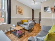 Flat 2, 207 HYDE PARK ROAD Leeds LS6 1AH