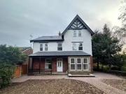 Flat 2, Claremont Drive, Headingley. 2 bed flat to rent...