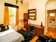 Flat 3, 9 Brookfield Road Leeds, LS6 4EJ