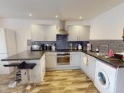 Flat 45 Royal Victoria Court 2 bed apartment to rent...