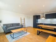 Flat, Bank Street, 2 Bedroom Apartment