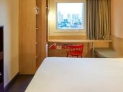 Flat com ótimo preço no bairro Morumbi. Confira! Ótimos...