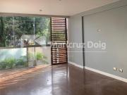 FLAT CON TERRAZA Y PARRILLA EN PRIMER PISO