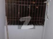 Flat For RENT. Big size flat. Near Johar Mor KHI...