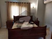 Flat for sale block 7, near jamat khana