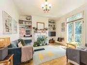 Flat for sale in Evering Road, London, E5 Ref 229850
