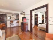 Flat George V, no Itaim, flat alto padrão disponível...