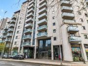 Flat, Limeharbour, 2 Bedroom Apartment