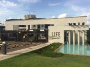 Flat mobiliado 4• andar Life Resort com garagem