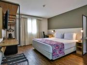 Flat na rua Vergueiro, prox ao Metrô Ana Rosa, rodeado...