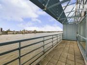 Flat Purpose Built to rent in Penthouse, Arnhem Place, E14