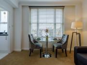 Flat to Rent: 39 Hill Street, W1J 5LZ