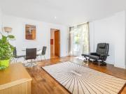 Flat to Rent: Barrier Point Road, E16