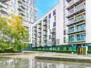 Flat to rent in 6 Saffron Central Square, Croydon,...