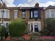 Flat to rent in Albert Road, Leyton E10