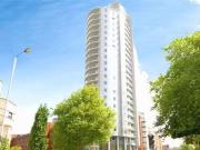 Flat to rent in Altyre Road, Croydon CR0