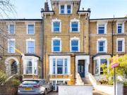 Flat to rent in Amhurst Road, London E8
