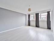 Flat to rent in Bacton Street E2, Bethnal Green, London