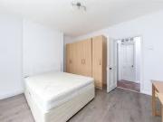 Flat to rent in Balin House, Long Lane SE1