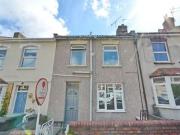 Flat to rent in Beaconsfield Road, St George BS5