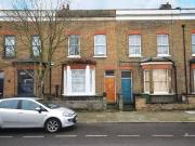 Flat to rent in Becklow Road, London W12