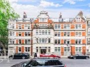 Flat to rent in Bedford Court Mansions, Bloomsbury WC1B